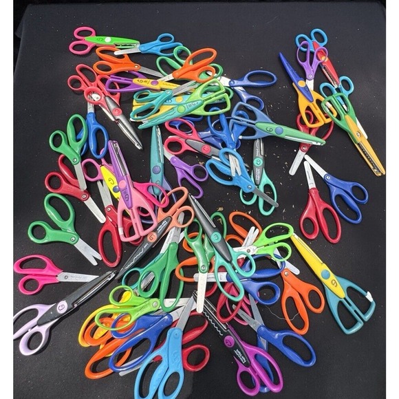 Huge Lot Of Paper Edgers Decorative Edge & Kids Scissors Teacher Classroom - Picture 5 of 9